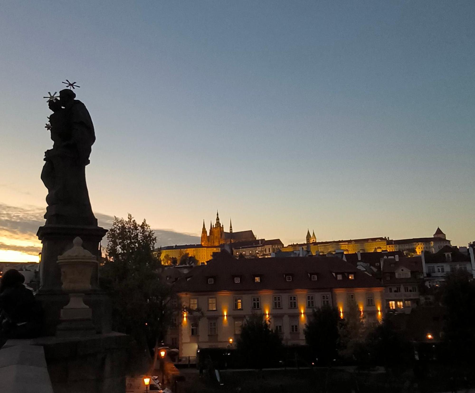 Valentinka Minutes Away From Charles Bridge Apartamento Praga Exterior foto